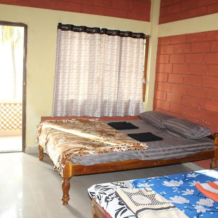 גוקרנה Surya Guest House מראה חיצוני תמונה