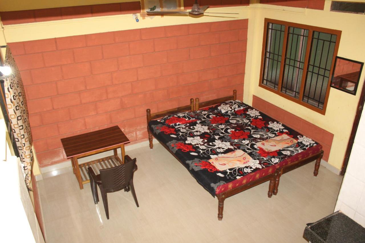 גוקרנה Surya Guest House מראה חיצוני תמונה