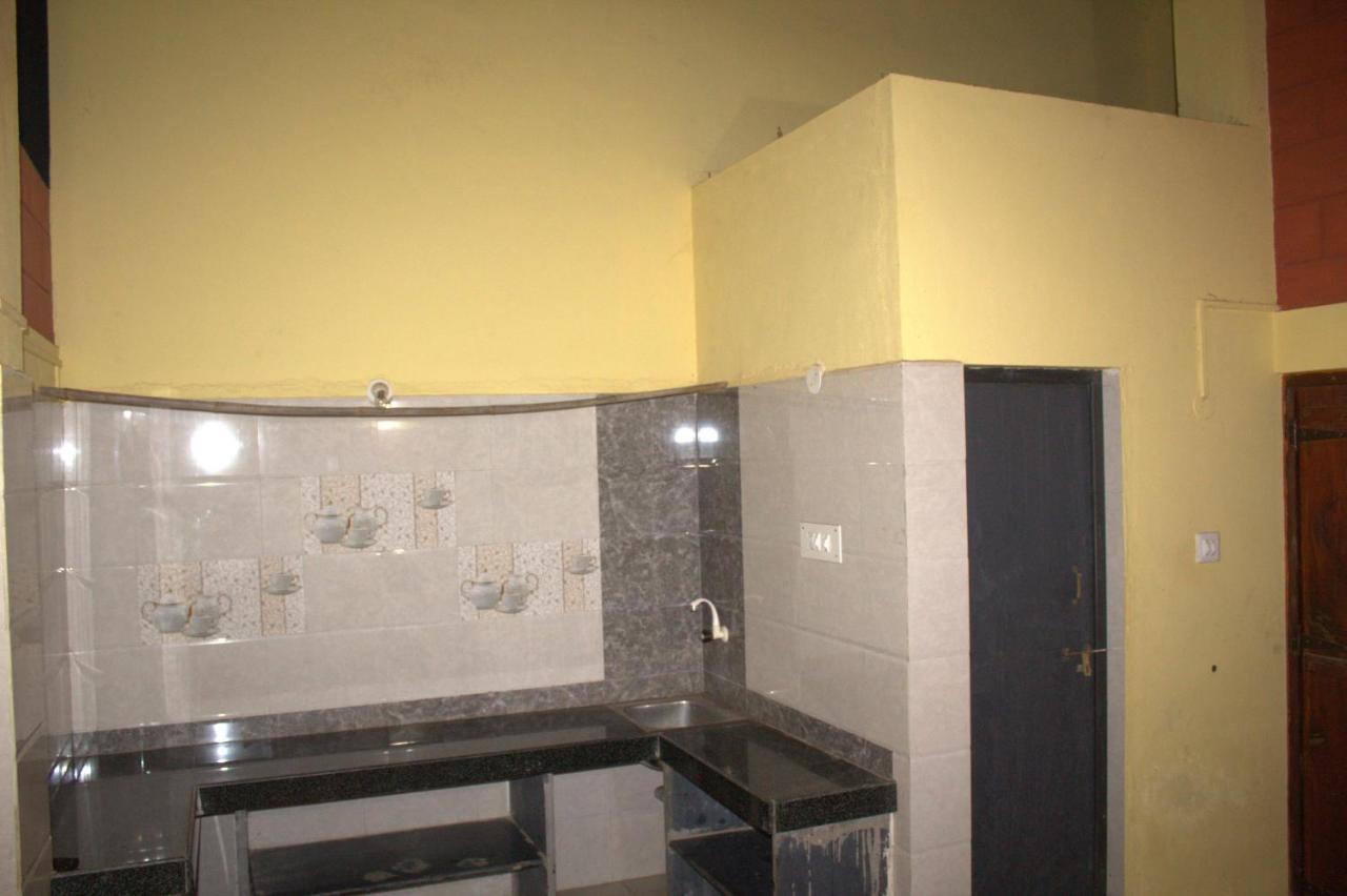 גוקרנה Surya Guest House מראה חיצוני תמונה