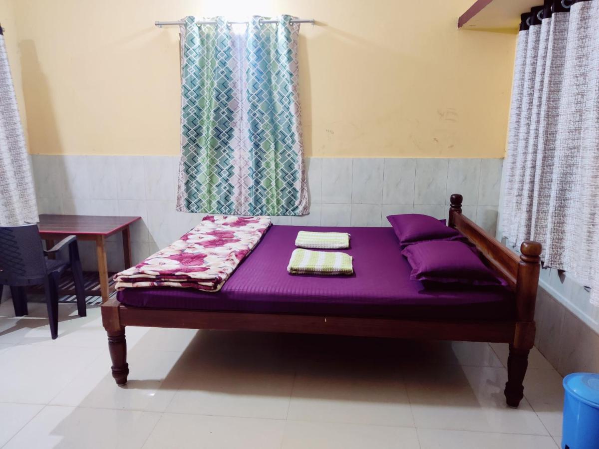 גוקרנה Surya Guest House מראה חיצוני תמונה