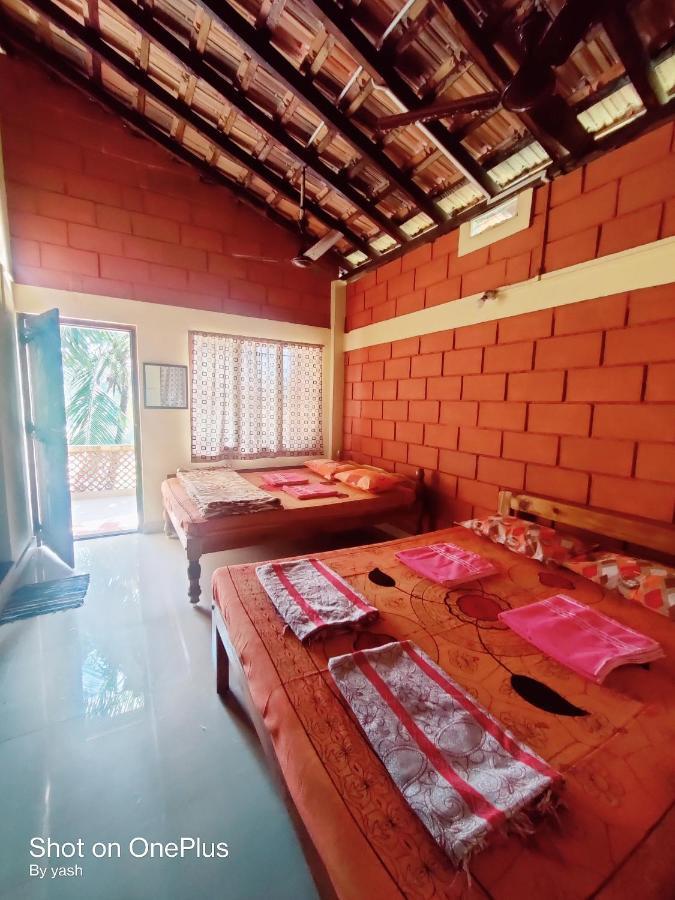 גוקרנה Surya Guest House מראה חיצוני תמונה